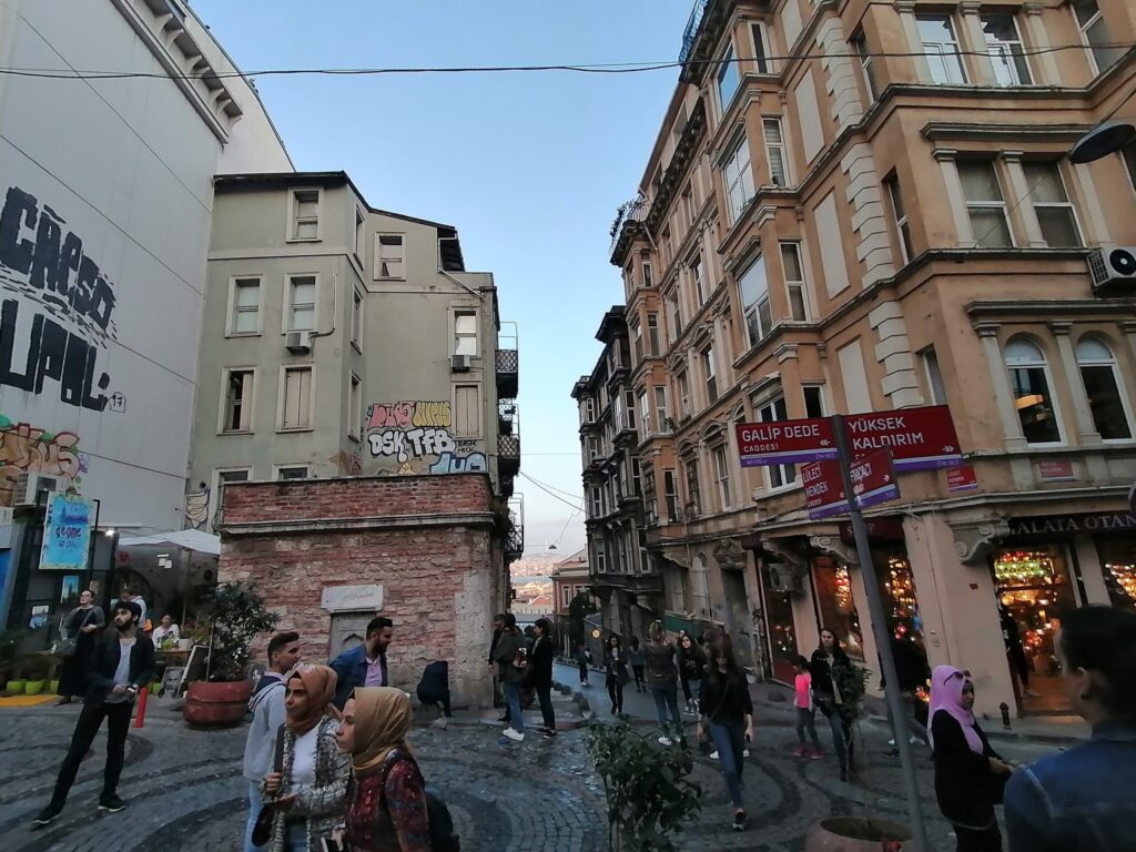 Galata kulesi civarı