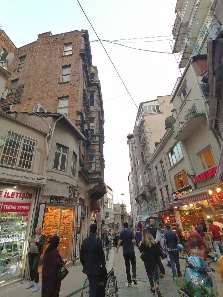 Galata kulesi civarı