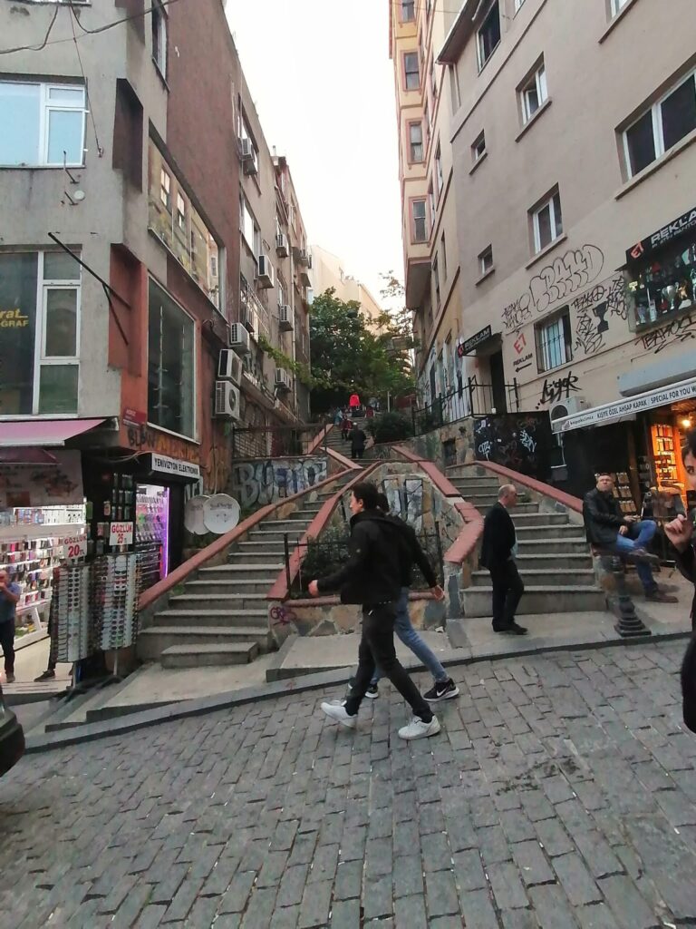 Galata kulesi civarı