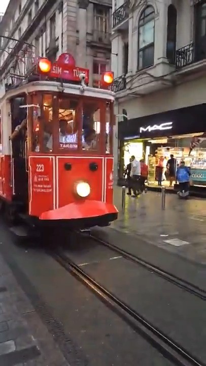 istiklal-caddesi_tren-poster