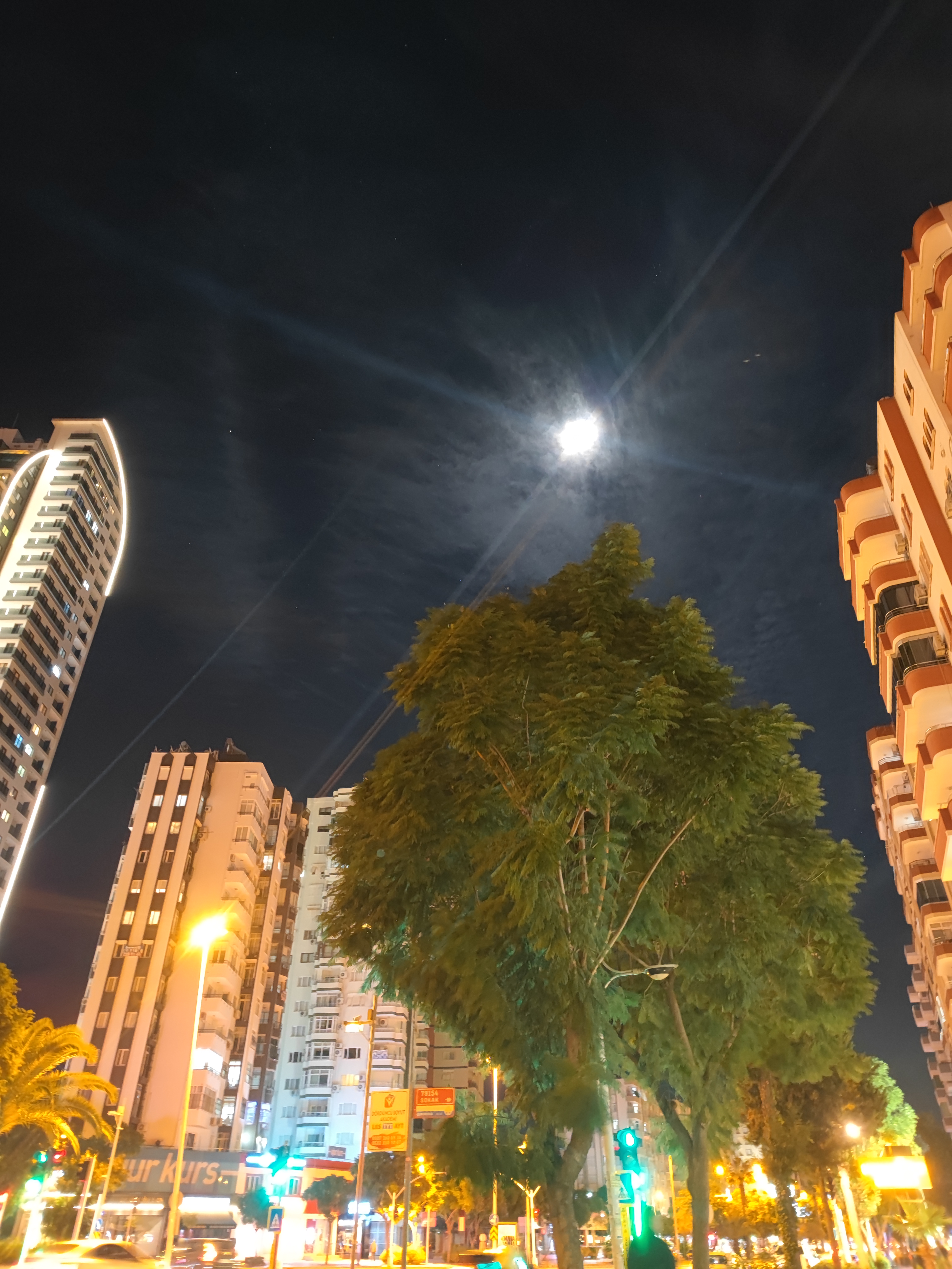 Xiaomi 11 ultra gece çekim 50 megapiksel