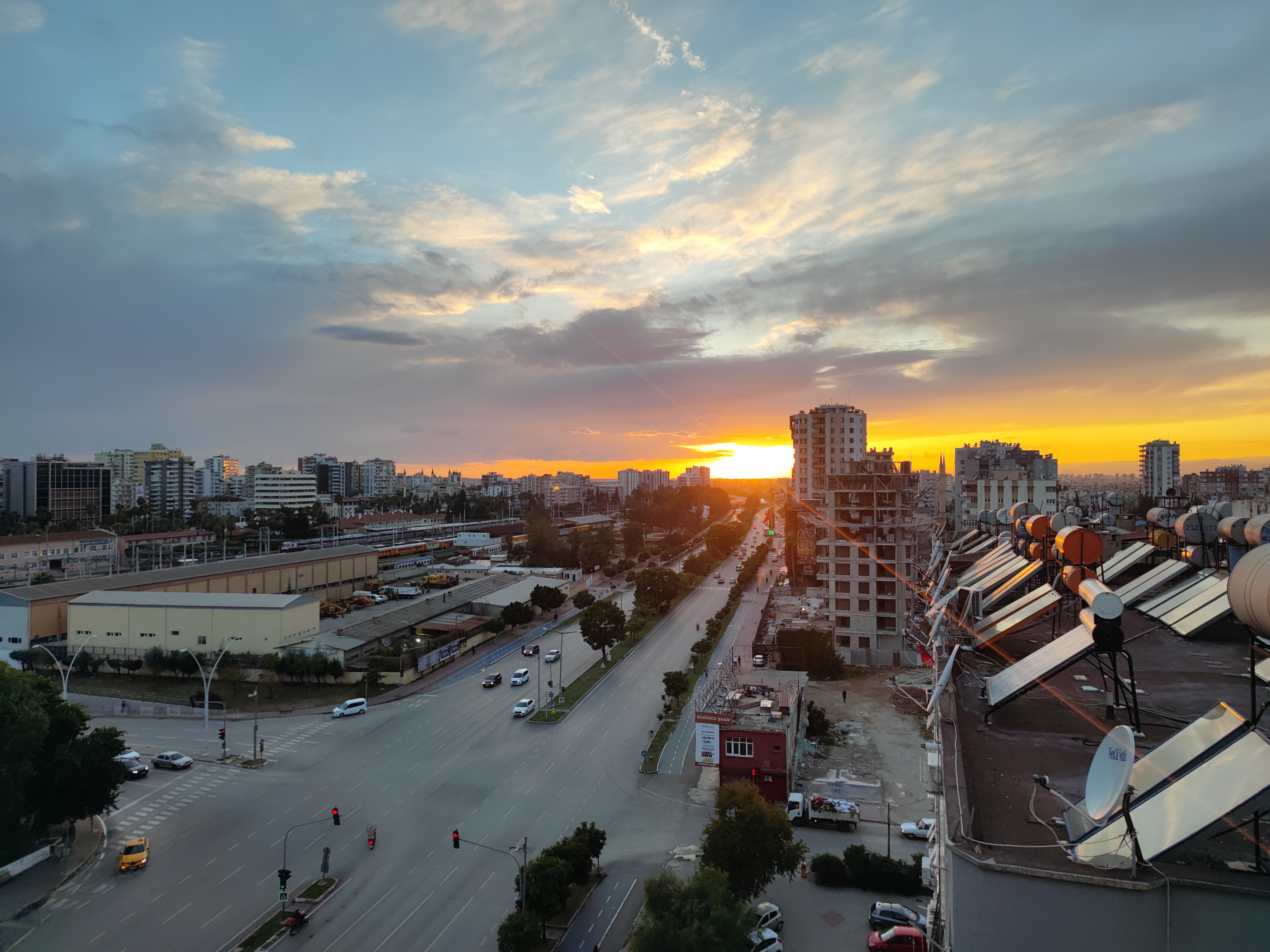 Xiaomi 11 ultra şehir manzarası gün batımı geniş açı