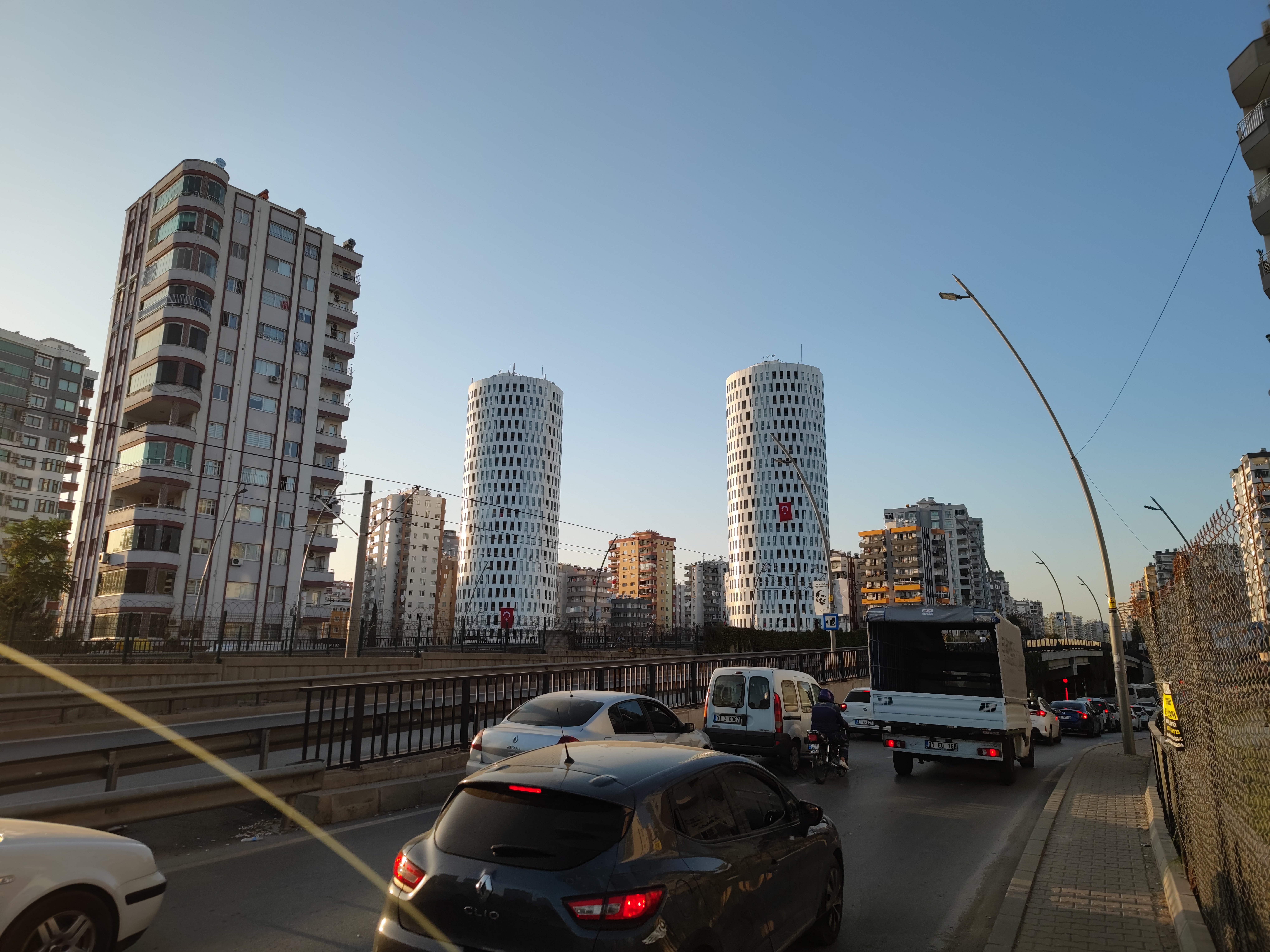 Xiaomi 11 ultra şehir manzarası ikizler köprüsü 50 mp